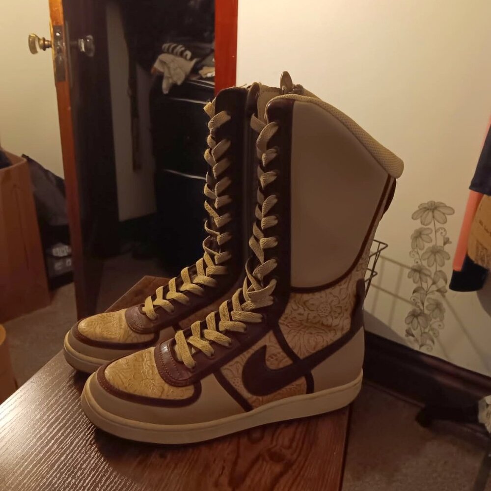 Super RARE Vintage Burgundy and tan Floral-Embossed Nike Sneaker Boots